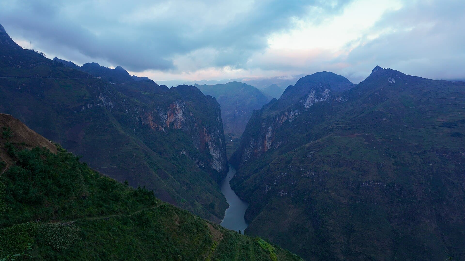 Vietnam Northern Highlands Motorcycling